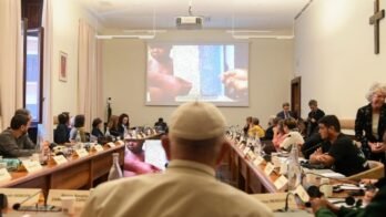 البابا للحركات الشعبية: علينا محاربة الاقتصاد الإجرامي، لا للداروينية الاجتماعية 1