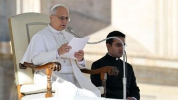 في مقابلته العامة مع المؤمنين البابا لاوُن الرابع عشر يتحدث عن قيامة المسيح التي تؤكد انتصار المحبة على الخطيئة والحياة على الموت 1