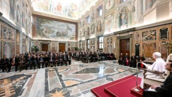 البابا: لا يجب على الفن أن يهرب من سرّ الهشاشة: بل عليه أن يُصغي إليه، وأن يعرف كيف يتوقّف أمامه 1