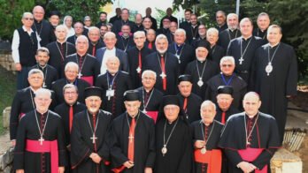 من هم المنتخَبون لرئاسة لجان مجلس البطاركة والأساقفة الكاثوليك في لبنان، ولمن تمّ التّجديد؟ 11