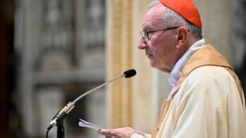 الكاردينال بارولين: لسنا نحن من يبني الكنيسة، بل نحن الحجارة التي يستخدمها الرب! 1